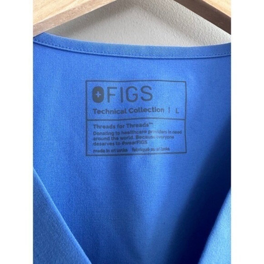 FIGS Technical Collection Scrub Top - Professional Healthcare Apparel - Picture 2 of 6